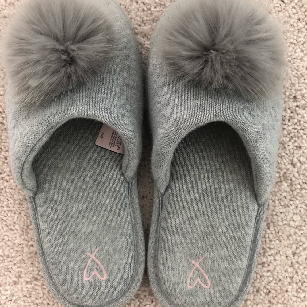 Victorias Secret Gray Pom Slippers